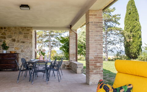 Poggio Padule: Möbel, Stuhl, Gartenmöbel, Schatten, Couch, Holzbeize, Veranda, Wohnzimmer, Landscaping