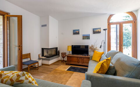 Poggio Padule: Möbel, Interior Design, Flooring, Fussboden, Wand, Holz, Couch, Zimmer, Wohnzimmer, Decke