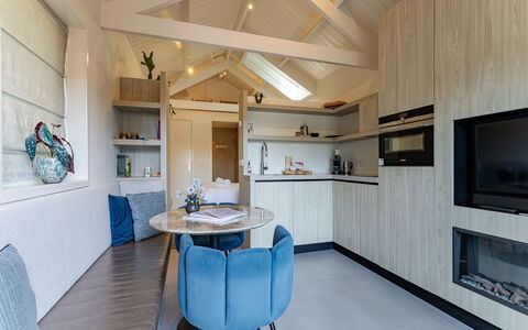 Residence Domburgse Duinen: Interior Design, Holz, Flooring, Fussboden, Decke, Möbel, Zimmer, Countertop, Küche, Wohnzimmer