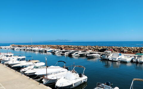 De Vacances: Boot, Watercraft, Yachthafen, Meer, Boote Und Boating - Geräte Und Materialien, Dock, Küste, Hafen, Schiffsbau