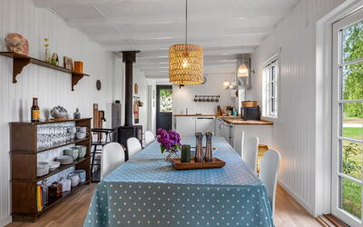 Blomma - 1Km from the Sea