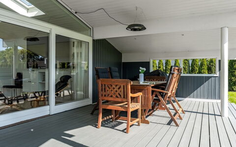 Timao - 750M from the Sea: Holz, Zuhause, Veranda, Deck, Hartholz, Dach, Holzbeize, Holzboden, Eco Hotel