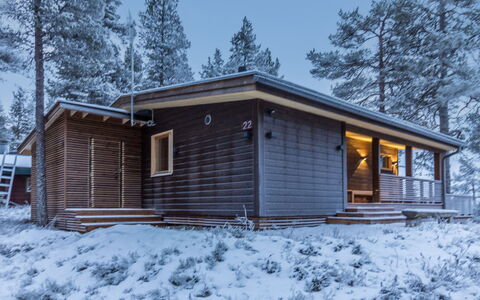 Kelokaltiokylän Maja 22: Baum, Bank, Haus, Hütte, See, Teich, Wald, Blockhaus