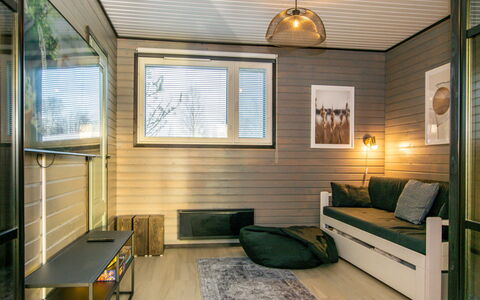 Aurinkopaikka: Interior Design, Flooring, Wand, Holz, Fussboden, Decke, Möbel, Couch, Wohnzimmer, Holzboden
