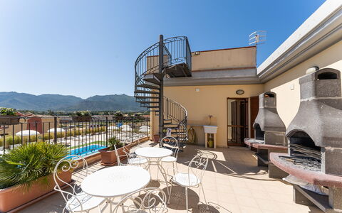Le Fontane Apartments In Villasimius: Wohnung, Möbel, Stuhl, Balkon, Zimmerpflanze, Resort, Hotel, Schwimmbad, Küche & Esszimmer Tisch