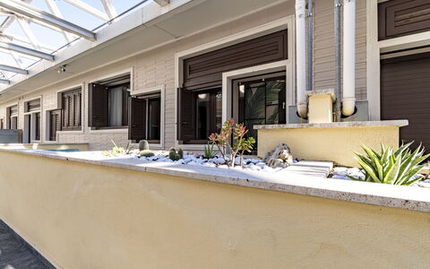 Suite Trastevere: Schatten, Beton, Balkon, Daylighting, Hof, Zimmerpflanze