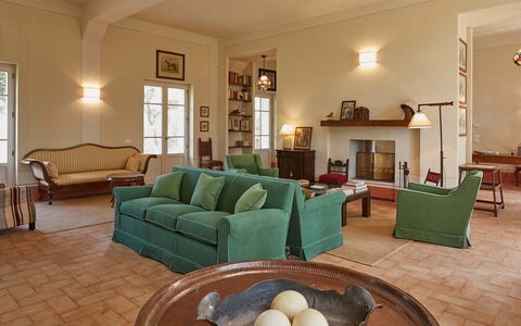 Poggio Cavallino Private Pool, Wifi, Maremma: Möbel, Interior Design, Flooring, Fussboden, Holz, Decke, Stuhl, Zimmer, Couch, Wohnzimmer
