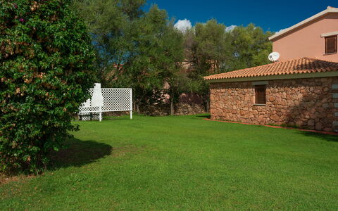 San Teodoro Apartments: Garten, Schatten, Rasen, Hinterhof, Schwimmbad, Landscaping, Garten, Hazienda, Bauernhaus