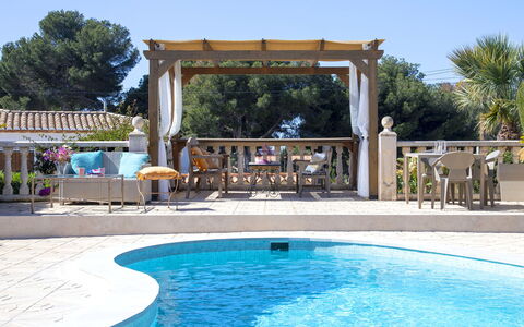 C&M: Möbel, Schwimmbad, Gartenmöbel, Resort, Stuhl, Schatten, Freizeit, Eco Hotel, Tisch Im Freien, Veranda