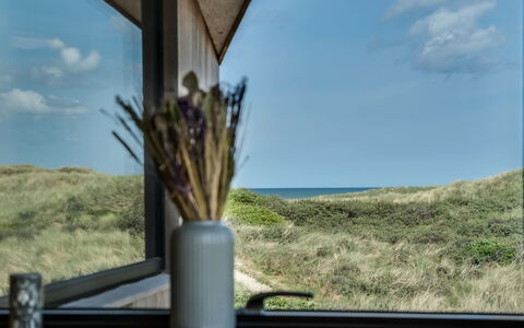 Tamina - 50M from the Sea: Holz, Zuhause, Veranda, Deck, Hartholz, Dach, Holzbeize, Holzboden, Eco Hotel