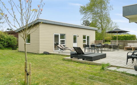 Sebine - 200M from the Sea: Dachdecken, Hütte, Haus, Dach, Zuhause, Bauernhaus, Hütte, Estate, Dorf