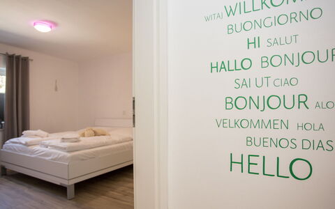 Family Lodge: Interior Design, Wand, Flooring, Bett, Schlafzimmer, Fussboden, Holz, Möbel, Zimmer, Decke