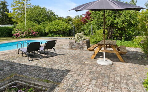 Elemine - 300M to the Fjord: Flagstone, Gartenmöbel, Garten, Schatten, Landscaping, Terrasse, Cobblestone, Hinterhof, Beton, Garten