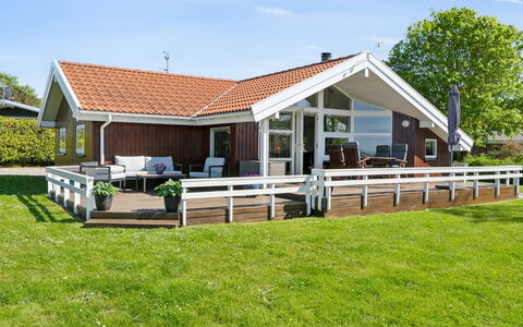 Gunwald - 230M from the Sea: Estate, Schatten, Auffahrt, Bauernhaus