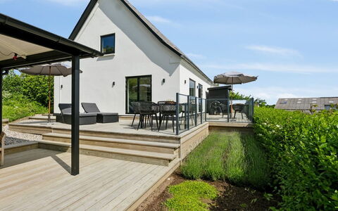 Imilie - 450M from the Sea: Möbel, Interior Design, Flooring, Fussboden, Decke, Zimmer, Stuhl, Tabelle, Wohnung, Küche & Esszimmer Tisch
