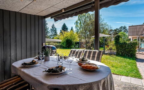 Akule - 6Km from the Sea: Möbel, Stuhl, Tabelle, Küche & Esszimmer Tisch, Schatten, Gartenmöbel, Tisch Im Freien, Garten, Hinterhof, Hütte
