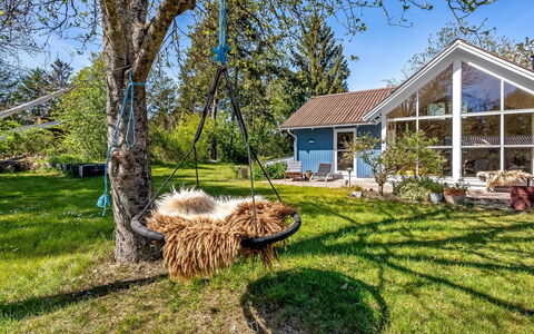 Akule - 6Km from the Sea: Gras, Haus, Strauch, Zuhause, Hütte, Garten, Grundstueck, Ländliches Gebiet, Ground