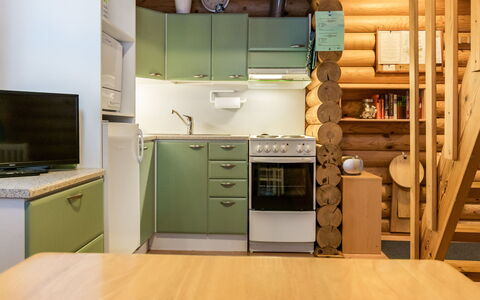 Kilpolan Karoliina: Interior Design, Möbel, Flooring, Holz, Fussboden, Decke, Küche, Zimmer, Countertop, Beleuchtung