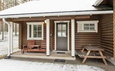 Kilpolan Orvokki, Pauliina Ja Karoliina