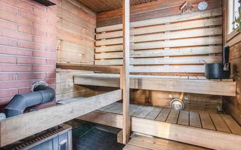 Mänty-Linna: Möbel, Interior Design, Flooring, Fussboden, Tabelle, Decke, Küche & Esszimmer Tisch, Beleuchtung, Stuhl, Zuhause