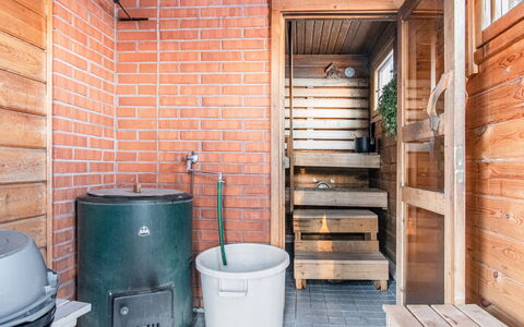 Mänty-Linna: Möbel, Interior Design, Flooring, Fussboden, Tabelle, Decke, Küche & Esszimmer Tisch, Beleuchtung, Stuhl, Zuhause