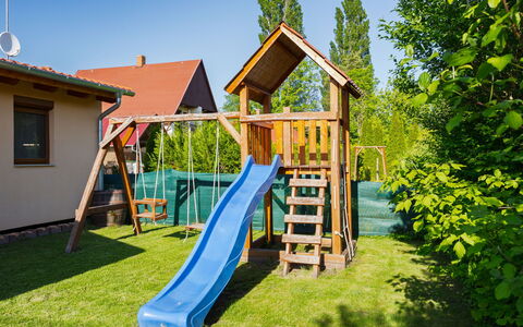 Hullám: Spielplatz Rutsche, Spielmittel, Rutsche, Garten, Freizeit, Spielplatz, Holzbeize, Hinterhof, Schatten, Garten