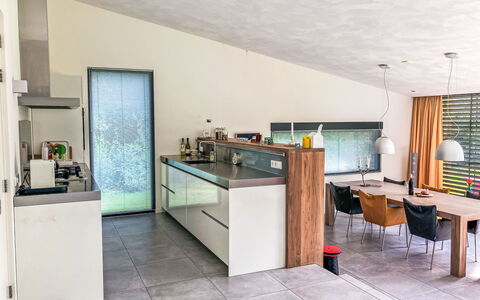 Villa Vrijheid: Interior Design, Möbel, Flooring, Fussboden, Countertop, Holz, Decke, Küche, Light Fixture, Beleuchtung