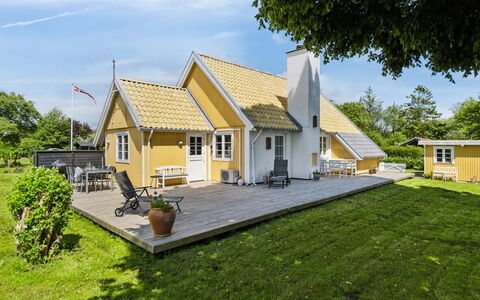 Jelko - 375M from the Sea: Haus, Dach, Zuhause, Hütte, Strauch, Ground, Estate, Bauernhaus, Abstellgleis, Gartenbauten