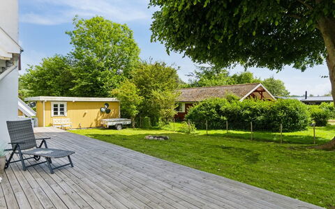Jelko - 375M from the Sea: Haus, Dach, Zuhause, Hütte, Strauch, Ground, Estate, Bauernhaus, Abstellgleis, Gartenbauten
