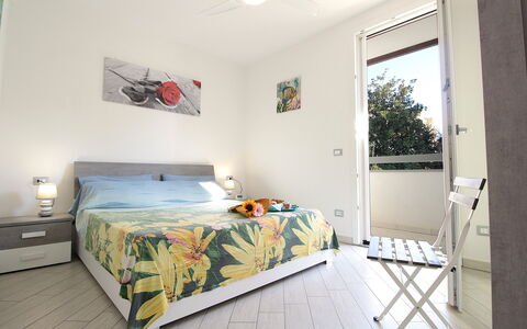 Villetta Elena, Ac, Wifi, Lido Degli Scacchi: Interior Design, Möbel, Fussboden, Wohnung, Flooring, Schlafzimmer, Zimmer, Zuhause, Bett, Bettdecke