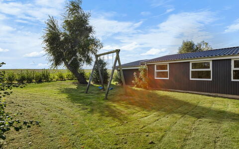 Maylin - 350M from the Sea: Estate, Schatten, Auffahrt, Bauernhaus
