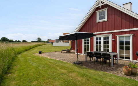 Sakari - 375M from the Sea: Haus, Dach, Zuhause, Hütte, Strauch, Ground, Estate, Bauernhaus, Abstellgleis, Gartenbauten