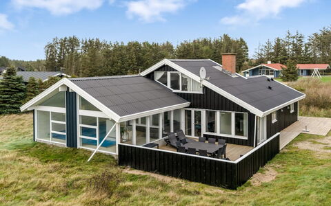 Caya - 750M from the Sea: Estate, Schatten, Auffahrt, Bauernhaus