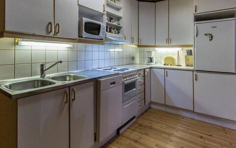 Niinistö: Schwimmbad, Resort, Gartenmöbel, Design, Schatten, Landscaping, Hotel, Water Feature, Eco Hotel