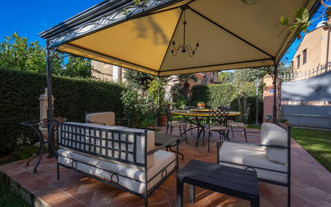 Ely Apartment In Villa, Wifi, Terricciola, Pisa: Möbel, Stuhl, Gartenmöbel, Schatten, Tisch Im Freien, Outdoor Struktur, Garten, Terrasse, Küche & Esszimmer Tisch, Veranda