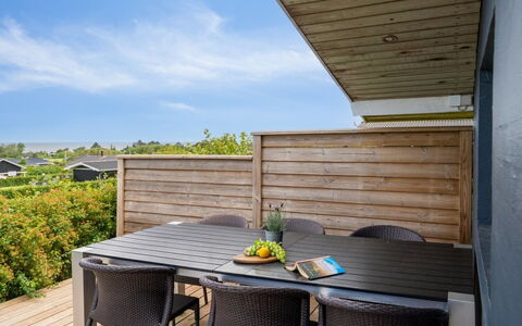 Nelina - 300M from the Sea: Schwimmbad, Bauernhaus, Estate, Villa, Resort, Hazienda, Eco Hotel, Hinterhof