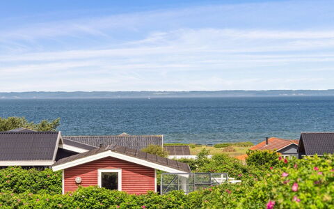 Nelina - 300M from the Sea: Schwimmbad, Bauernhaus, Estate, Villa, Resort, Hazienda, Eco Hotel, Hinterhof