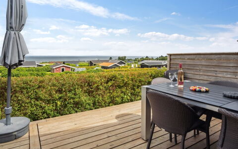Nelina - 300M from the Sea: Schwimmbad, Bauernhaus, Estate, Villa, Resort, Hazienda, Eco Hotel, Hinterhof