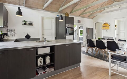 Nedelko - 30Km from the Sea: Möbel, Küche, Countertop, Interior Design, Flooring, Holz, Decke, Küchengerät, Major Appliance, Cabinetry