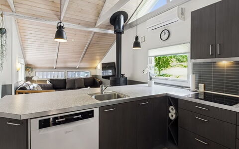 Nedelko - 30Km from the Sea: Küche, Countertop, Interior Design, Flooring, Holz, Major Appliance, Küchengerät, Decke, Cabinetry, Möbel