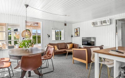 Nantje - 300M from the Sea