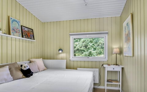 Quiana - 2Km from the Sea: Interior Design, Flooring, Fussboden, Holz, Möbel, Decke, Schlafzimmer, Zimmer, Bett, Beleuchtung