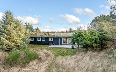Baldo - 800M from the Sea: Estate, Schatten, Auffahrt, Bauernhaus
