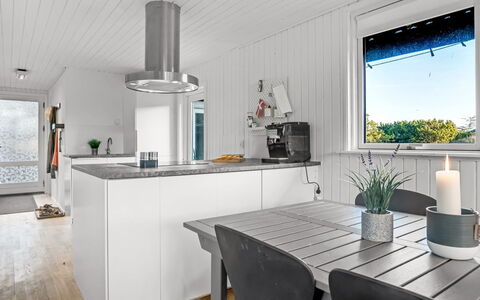 Baldo - 800M from the Sea: Estate, Schatten, Auffahrt, Bauernhaus