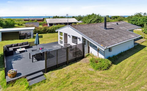 Janick - 150M from the Sea: Estate, Schatten, Auffahrt, Bauernhaus