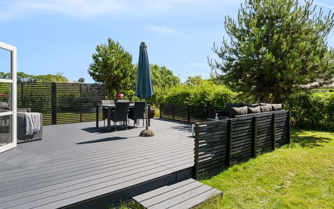 Janick - 150M from the Sea: Estate, Schatten, Auffahrt, Bauernhaus