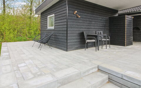 Solvejg - 30Km from the Sea: Holz, Abstellgleis, Flooring, Fussboden, Verbundwerkstoff, Planke, Hartholz, Deck, Gartenmöbel, Beton
