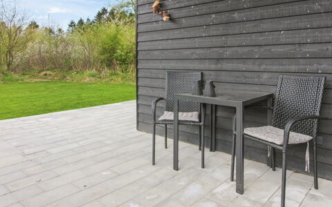 Solvejg - 30Km from the Sea: Holz, Gartenmöbel, Möbel, Flooring, Fussboden, Tisch Im Freien, Verbundwerkstoff, Planke, Hartholz