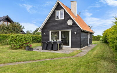 Næwe - 100M from the Sea