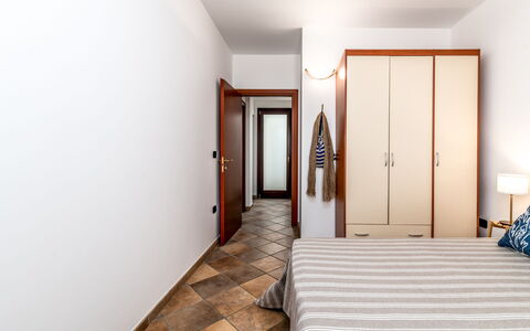 La Vista Mare Da Viola: Interior Design, Flooring, Möbel, Fussboden, Holz, Zimmer, Decke, Schlafzimmer, Wohnung, Bett